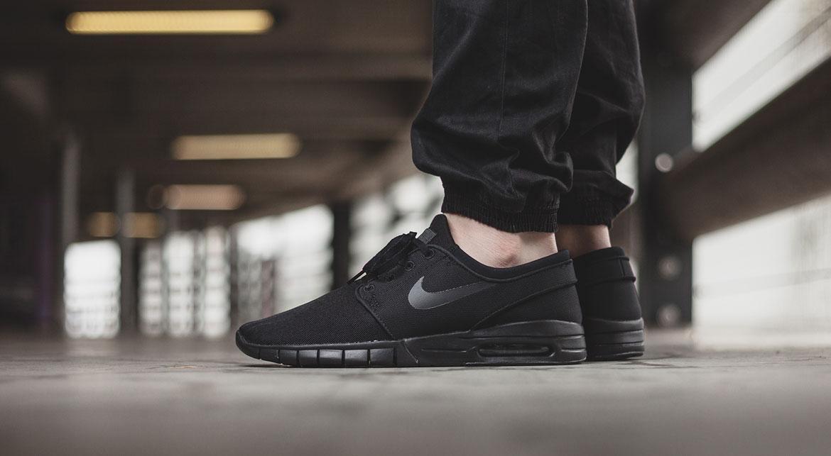 Black nike shop janoski max